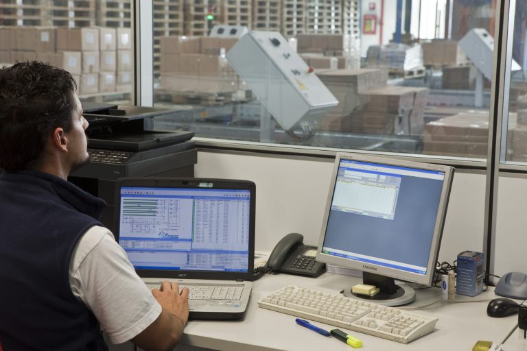 Software for material handling systems and automatic warehouses